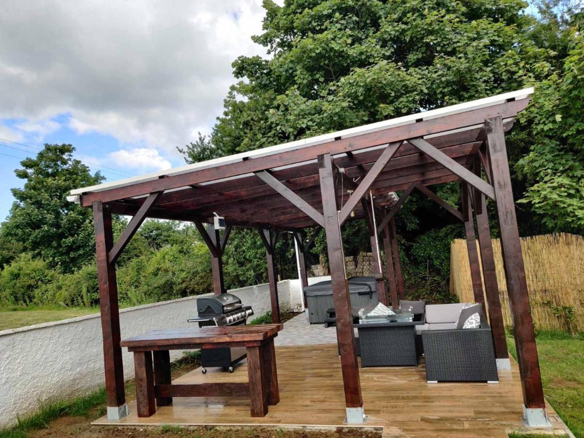 Annie'S House With Thermal Health Spa Moville Exterior photo